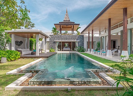 4 Bedroom Pool Villa - walking distance to Bang Tao Beach