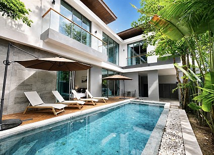 4 Bedroom Luxury Pool Villa in Prime Location