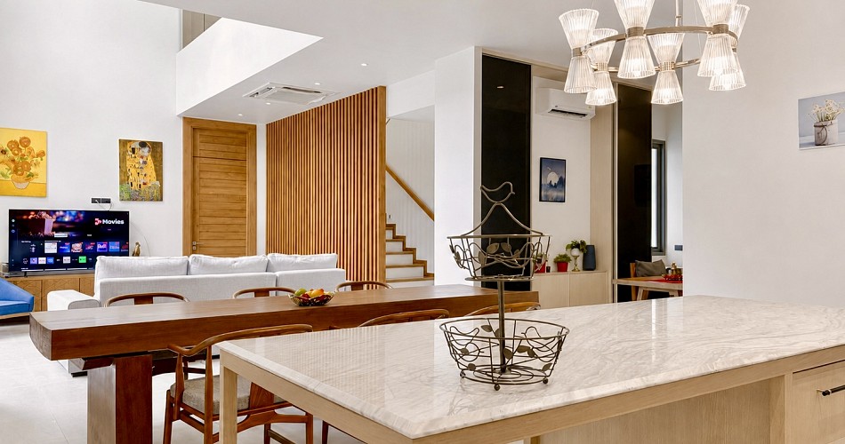 4 Bedroom Luxury Pool Villa in Prime Location