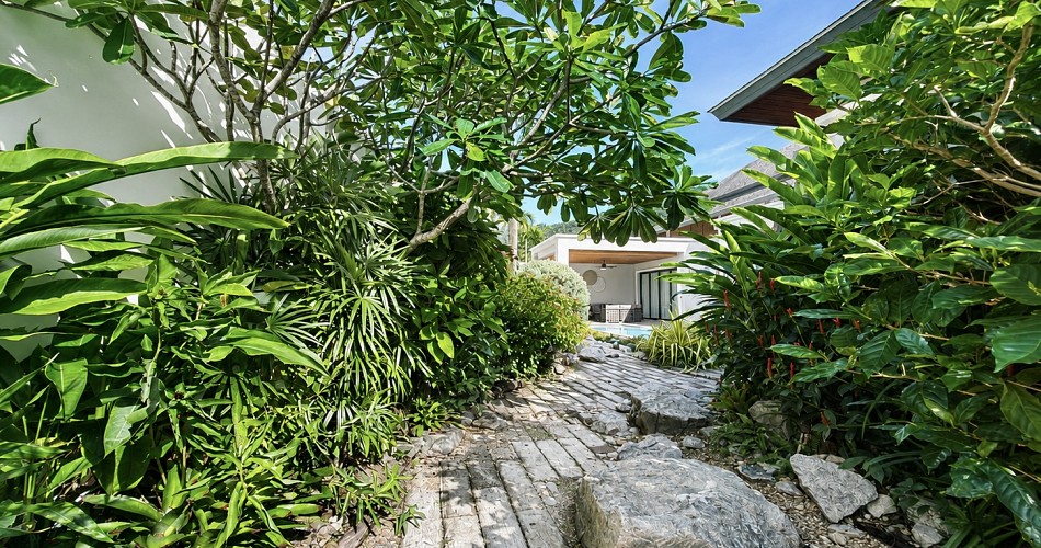 3 Bedroom Modern Tropical Luxury Pool Villa